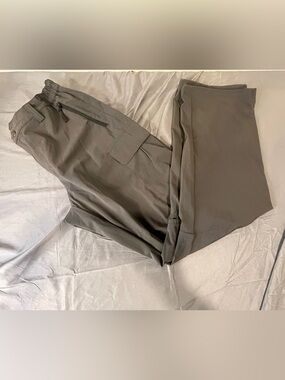 Source Unknown Olive Utility Joggers with Cargo Pockets